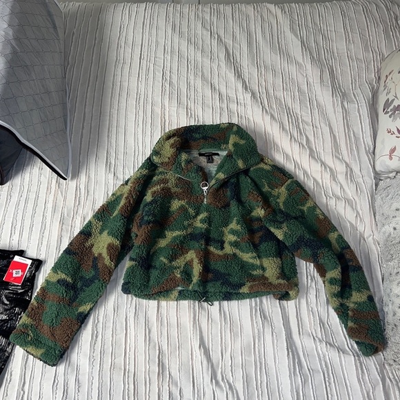 Forever 21 Camouflage Fleece Pull Over Half Zip | Super Soft - Picture 3 of 5